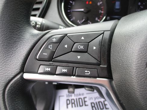 Used 2017 Nissan Rogue S image 14