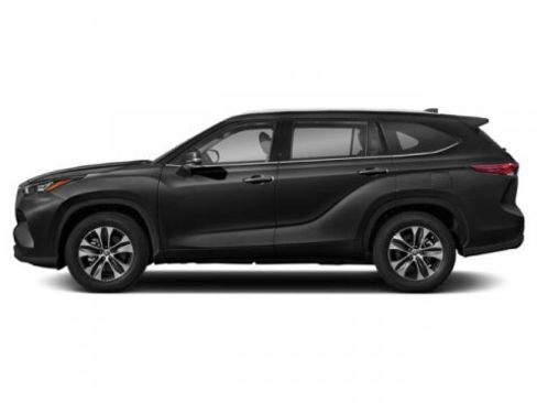 Used 2021 Toyota Highlander XLE image 3