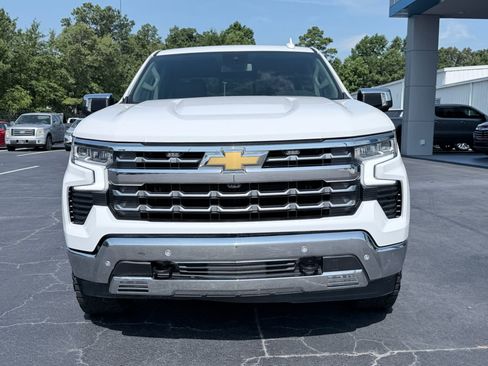 Used 2023 Chevrolet Silverado 1500 LTZ w/ LTZ Convenience Package II AWD/4WD image 3
