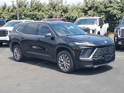 Used 2025 Buick Enclave Preferred w/ Trailering Package, 5000 lbs. FWD image 1