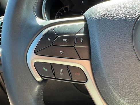 Used 2019 Jeep Grand Cherokee Laredo AWD/4WD image 19