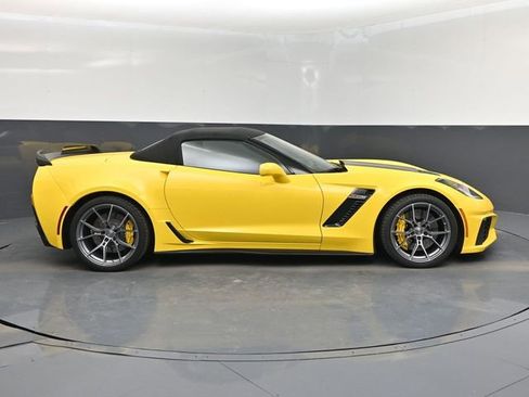 Used 2017 Chevrolet Corvette Z06 RWD image 2