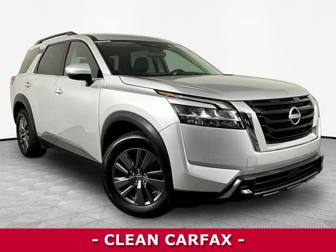 Used 2022 Nissan Pathfinder SV AWD/4WD image 3