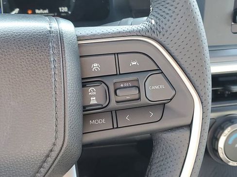 Used 2025 Toyota Tacoma TRD Sport image 15