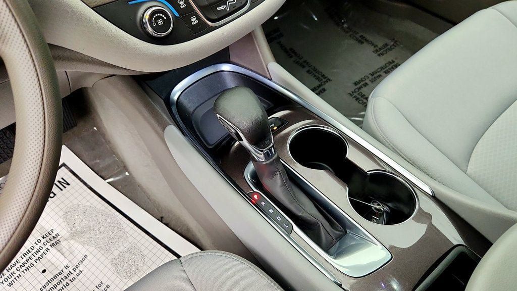 Used 2022 Chevrolet Malibu LS w/ Driver Confidence Package FWD image 16