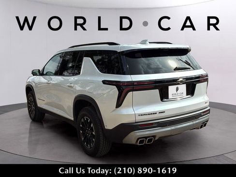 Used 2024 Chevrolet Traverse Z71 w/ Enhanced Driving Package AWD/4WD image 13