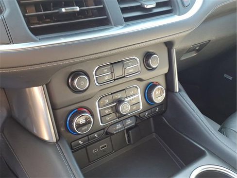 Used 2021 Chevrolet Tahoe Z71 w/ Z71 Signature Package image 19