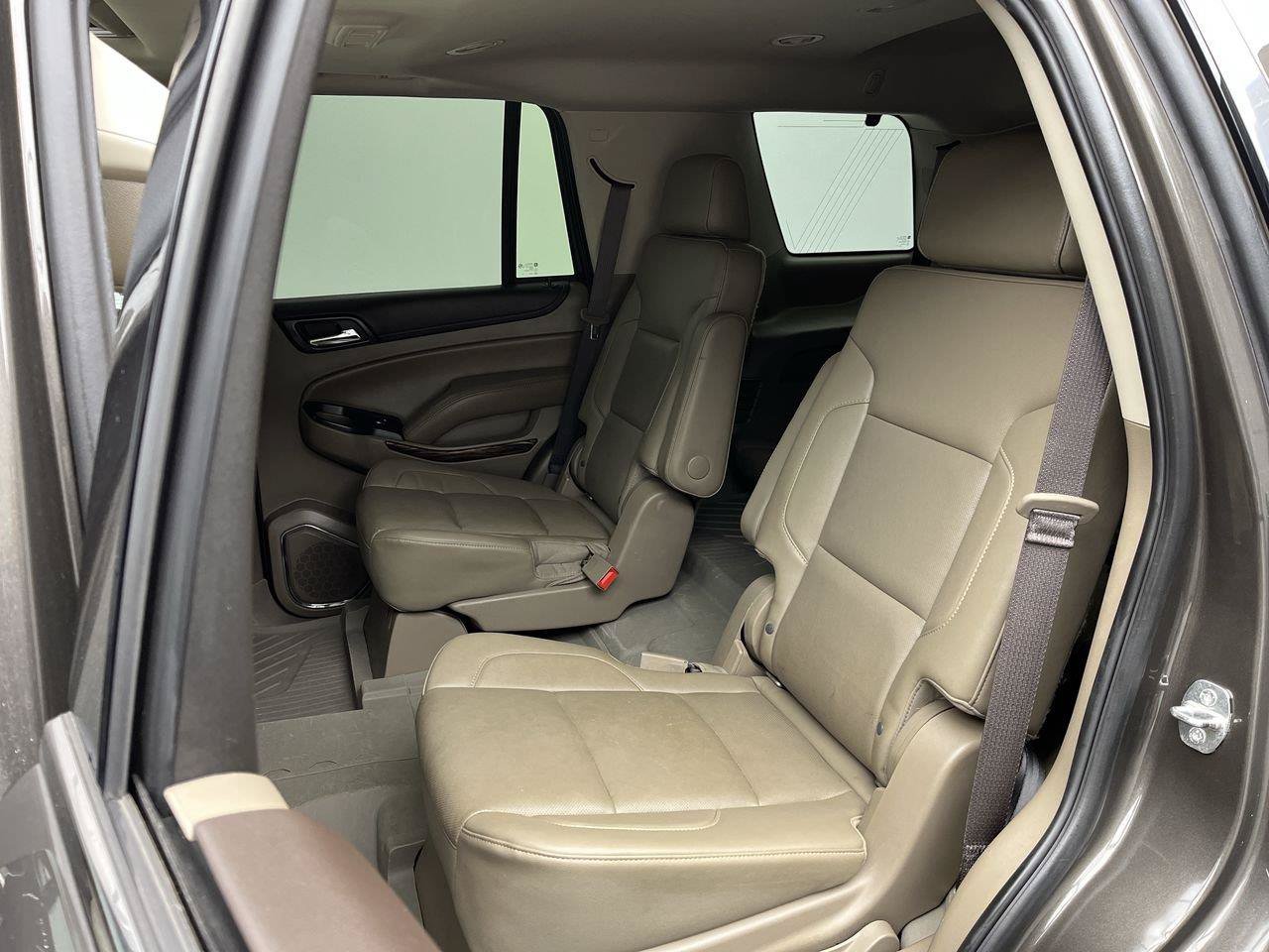 Used 2019 GMC Yukon SLT w/ HD Trailering Package AWD/4WD image 12