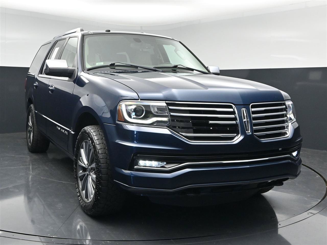 Used 2017 Lincoln Navigator Select AWD/4WD image 1