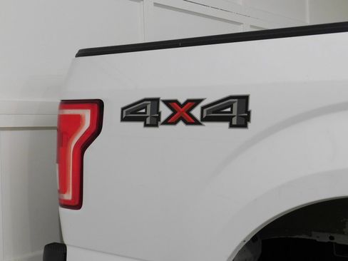 Used 2018 Ford F150 XLT w/ Heavy-Duty Payload Package image 10