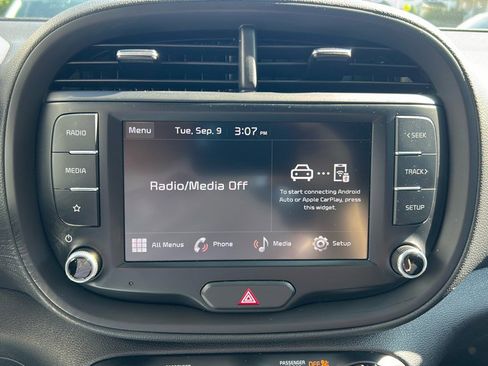 Used 2023 Kia Soul LX image 21