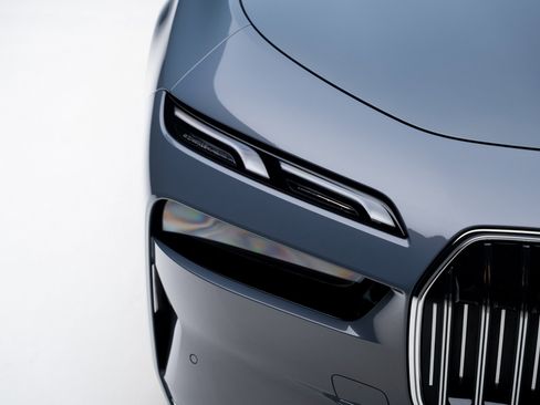 Used 2023 BMW i7 xDrive60 image 12