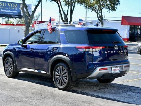 Used 2023 Nissan Pathfinder SL w/ SL Premium Package image 4