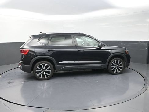 Used 2024 Volkswagen Taos SE FWD image 9