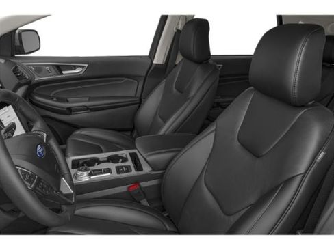 Used 2024 Ford Edge Titanium image 18