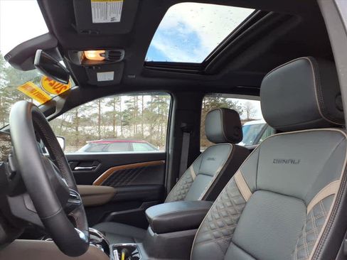 Used 2024 GMC Canyon Denali w/ LPO, Denali Black Edition image 10