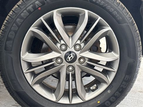 Used 2015 Hyundai Tucson SE AWD/4WD image 32