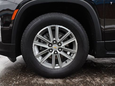 Used 2023 Chevrolet Traverse LT image 29