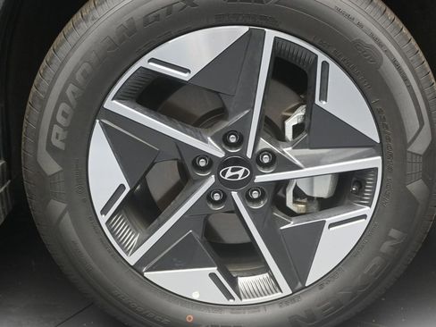 Certified 2025 Hyundai Tucson SEL AWD/4WD image 9