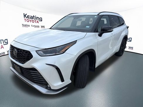 Certified 2024 Toyota Highlander XSE image 3