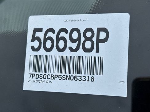 Used 2025 Rivian R1S Premium AWD/4WD image 2