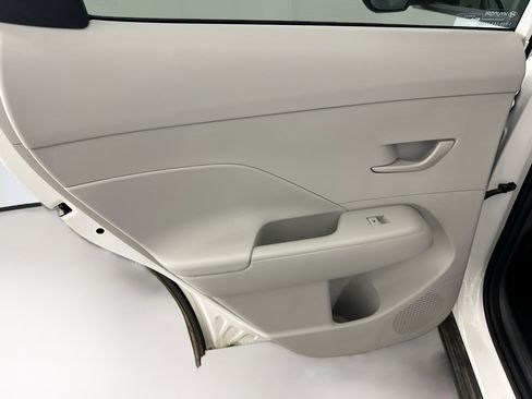 Used 2025 Hyundai Kona SEL image 26