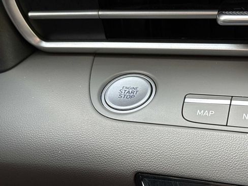 Used 2023 Hyundai Elantra SEL w/ Convenience Package FWD image 14