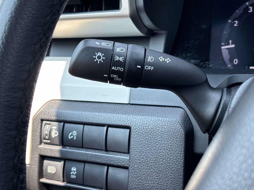 Used 2024 Toyota Tacoma TRD Off-Road AWD/4WD image 29