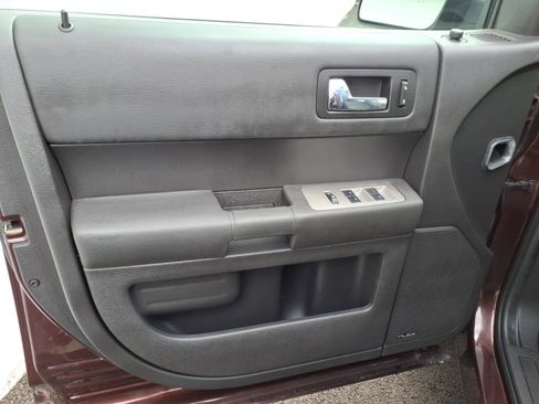 Used 2010 Ford Flex SE FWD image 13