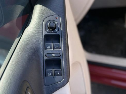 Used 2016 Volkswagen Tiguan S FWD image 32
