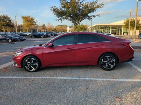 Used 2023 Hyundai Elantra Limited image 9