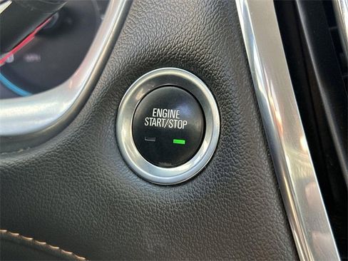 Used 2020 Chevrolet Traverse LT w/ LT Premium Package image 16