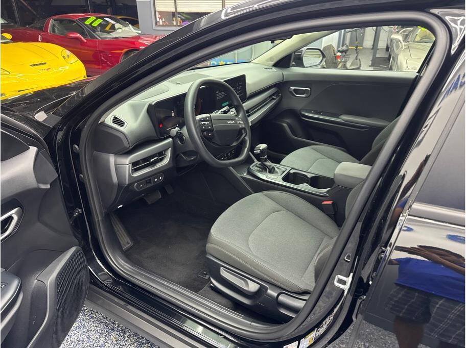 Used 2025 Kia K4 FWD image 9