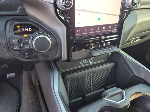 Used 2025 RAM 1500 Big Horn AWD/4WD image 25