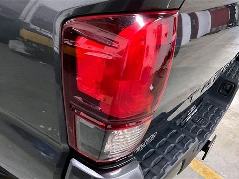 Used 2019 Toyota Tacoma TRD Off-Road image 31