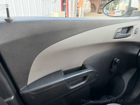 Used 2017 Chevrolet Sonic LT image 10