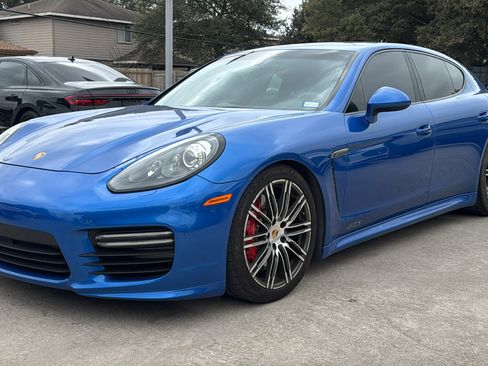 Used 2015 Porsche Panamera GTS image 3