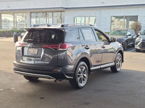 Certified 2018 Toyota RAV4 XLE AWD/4WD image 8