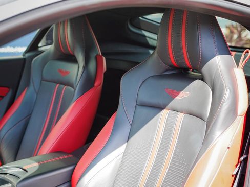 Used 2019 Aston Martin V8 Vantage Coupe RWD image 18