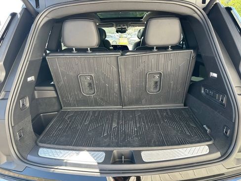 New 2026 Cadillac Vistiq Sport w/ LPO, Floor Liner Package AWD/4WD image 18