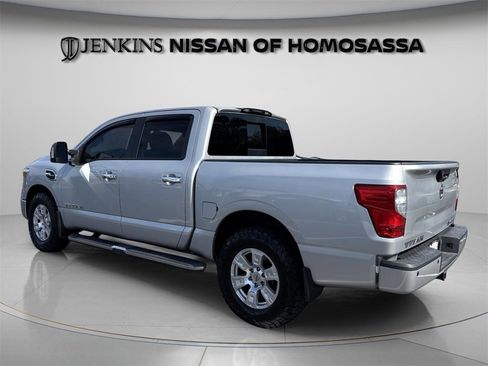 Certified 2017 Nissan Titan SV image 14