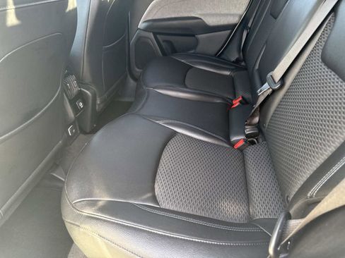 Certified 2024 Jeep Compass Latitude image 12