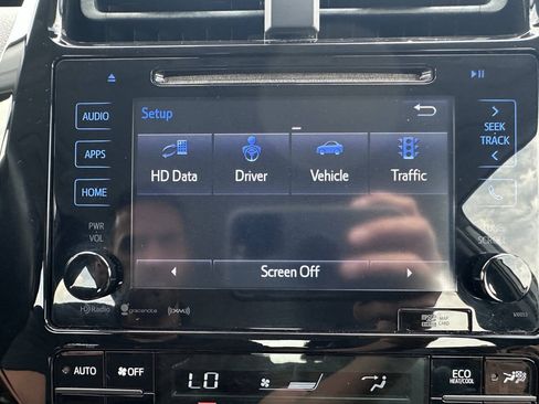 Used 2017 Toyota Prius Three Touring FWD image 25