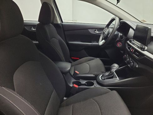 Used 2021 Kia Forte LXS FWD image 21