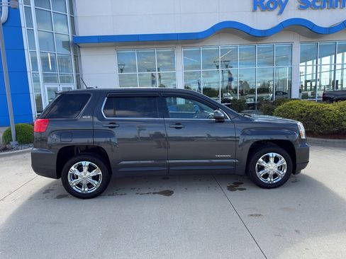 Used 2017 GMC Terrain SLE FWD image 4