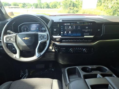 Used 2022 Chevrolet Silverado 1500 LT w/ Convenience Package II AWD/4WD image 14
