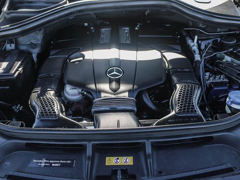 Used 2018 Mercedes-Benz GLS 450 4MATIC image 27