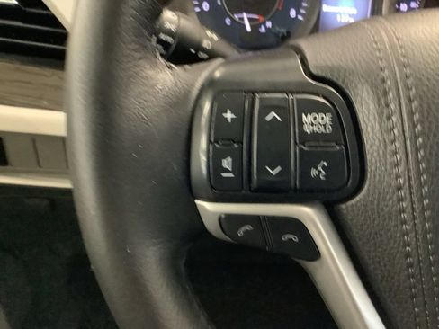 Used 2020 Toyota Sienna XLE FWD image 23