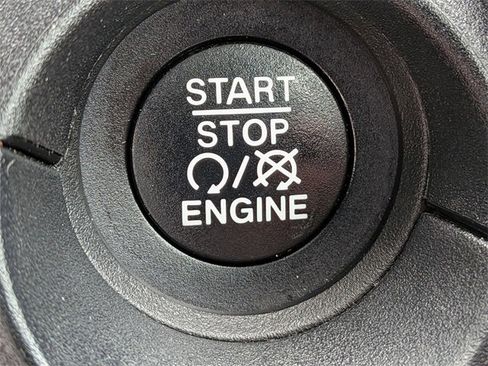 Certified 2021 Jeep Compass Limited image 19