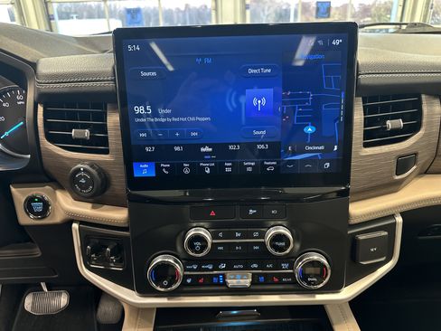 Certified 2022 Ford Expedition Max Limited image 3